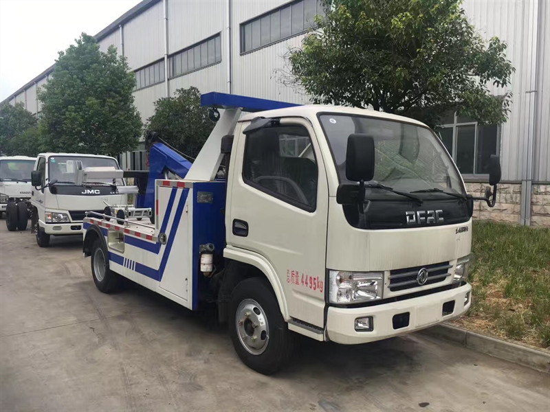 東風多利卡一拖一清障車（拖牽5噸）