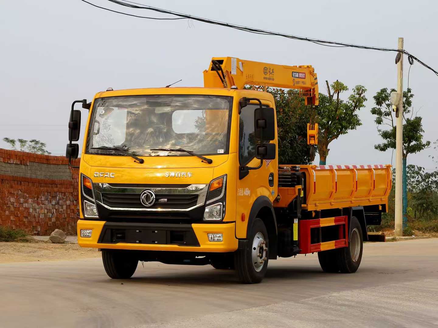 合法合規東風多利卡D6重載版藍牌隨車吊特價來襲